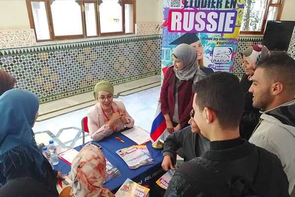 image 6 Groupe des universités d'État russes RACUS est un participant honoraire aux salons de formation internationaux en Algérie