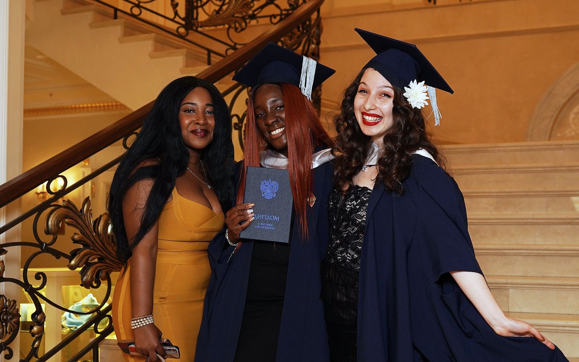 image 8 Soirée luxueuse de remise des diplomes : le 24 juin 2023, les diplômés de l’Université d’État de chimie et pharmacie de Saint-Pétersbourg ont recu des diplômes d’enseignement supérieur