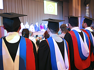 image 15 La ceremonie de distribution des diplomes aux jeunes diplomes des universites d’Etat de Russie du groupe RACUS