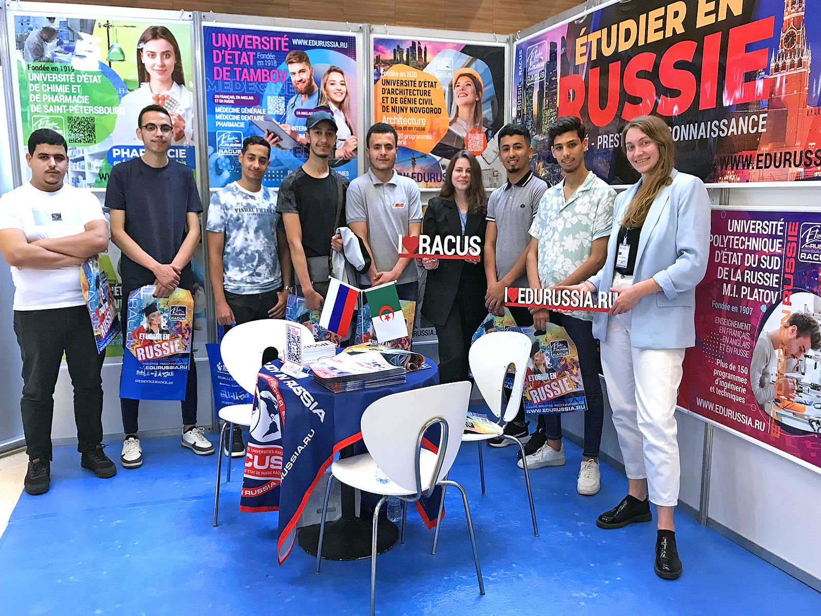 image 1 Tournée d’expositions sur le continent africain : l’organisation RACUS a présenté l’enseignement supérieur russe en Algérie a l’exposition de l’éducation le 29 et le 30 avril 2023