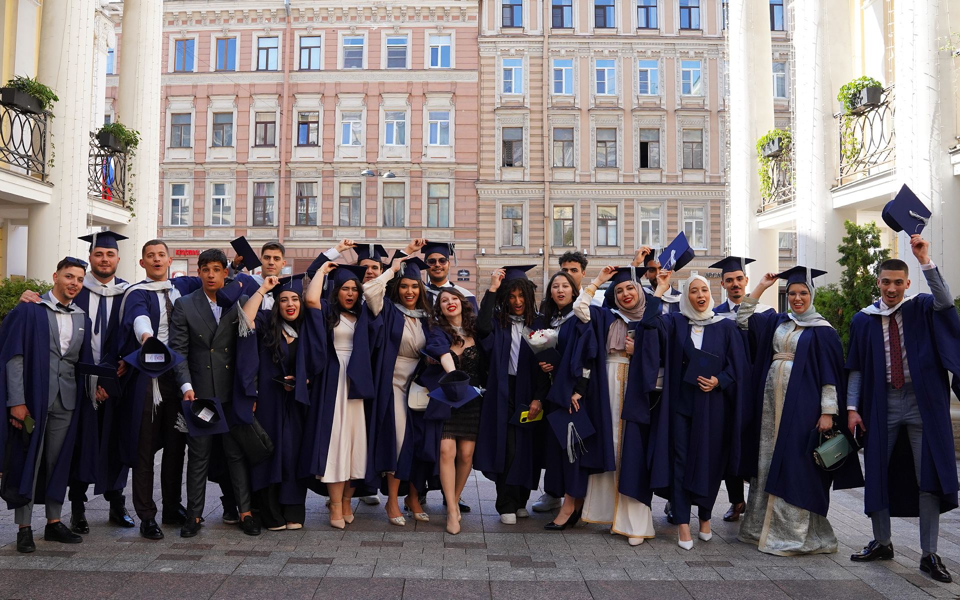 On June 24, 2023, a luxurious graduation party was held for foreign graduate students of Saint Petersburg State Chemical Pharmaceutical University. Saint Petersburg is one of the most beautiful cities in the world — the romance of white nights and summer music of historical fountains, relatives and friends around, a long-awaited diploma of higher education in the hands — and there is still a whole life ahead! A dream that has become true for graduates of the group of Russian State Universities RACUS.