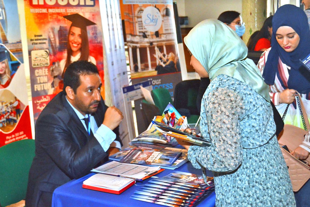 Employees of RACUS organization in Algeria told visitors about the successes of Algerian youth who have already made their choice and are now studying at the leading universities of Russia. They learned Russian (one of the six official languages of the UN, the official "language of space", one of the most widely spoken languages of international communication in the world), found new friends from different parts of the planet, got acquainted with the culture of another country and expanded their potential.