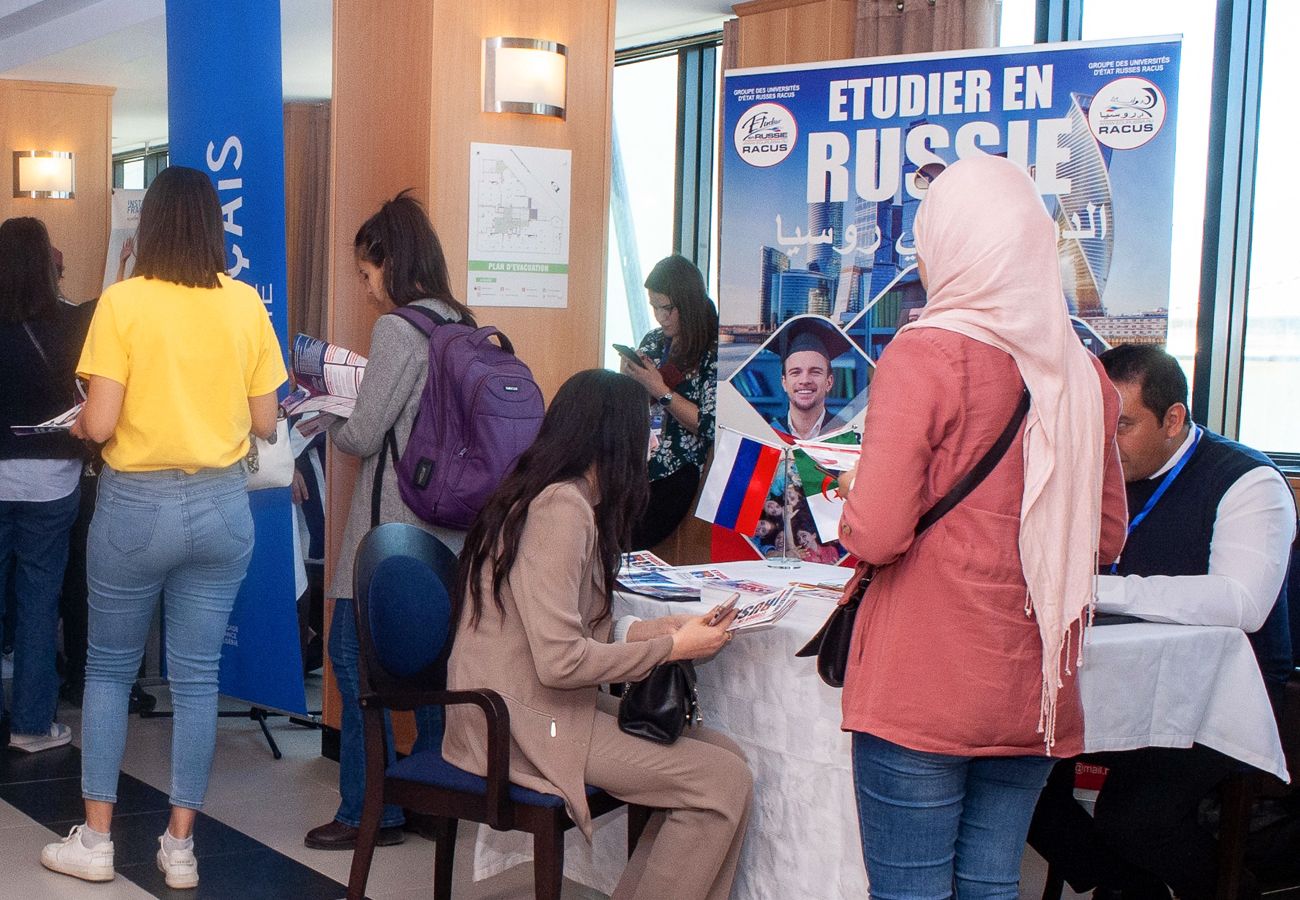 image 2 Groupe des universités d’État russes RACUS a participé au 16e Salon de l’Étudiant Algérien