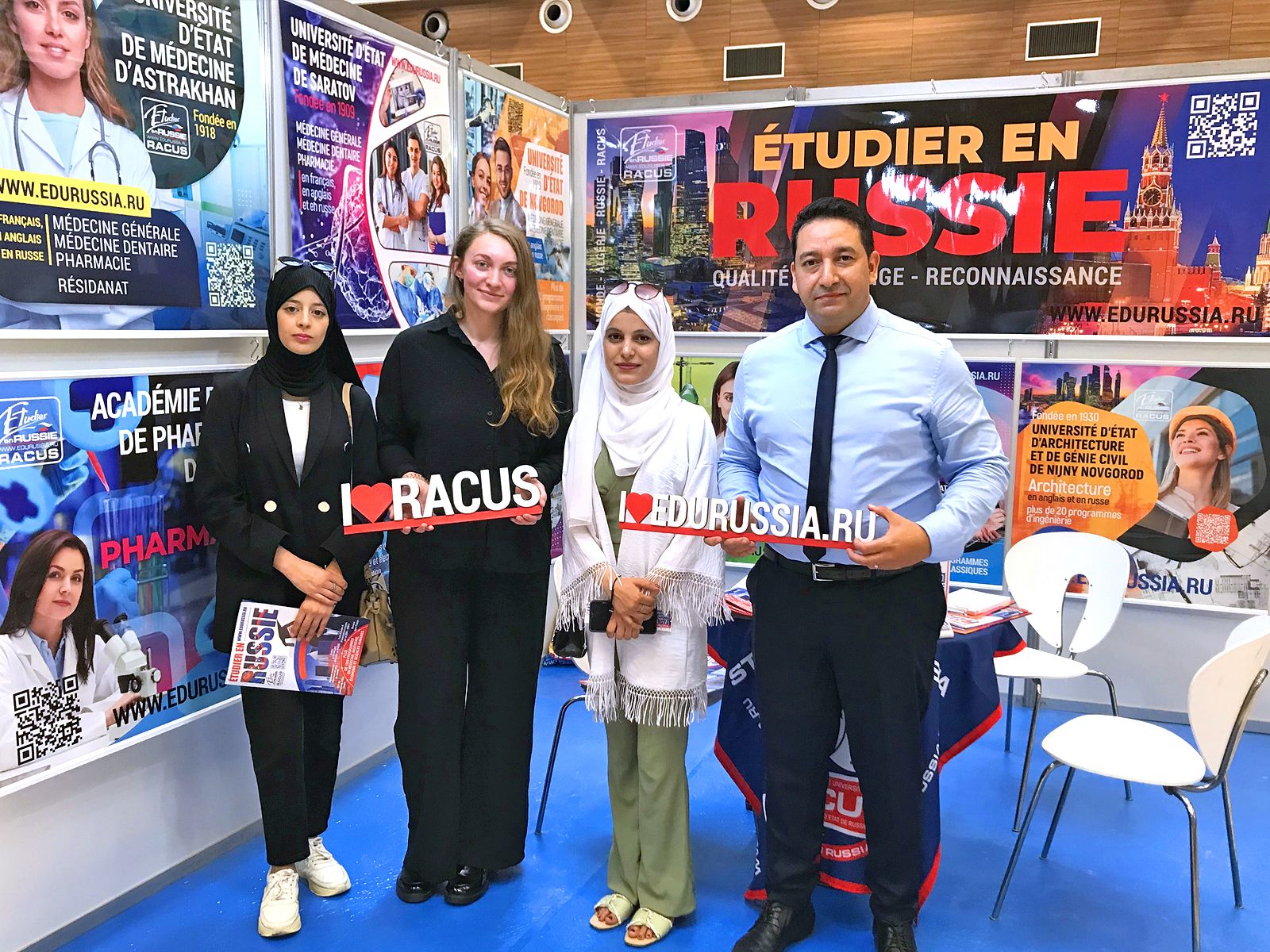 image 2 Tournée d’expositions sur le continent africain : l’organisation RACUS a présenté l’enseignement supérieur russe en Algérie a l’exposition de l’éducation le 29 et le 30 avril 2023