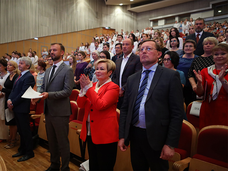 image 2 Cérémonie de remise de diplômes tant attendues de l’Université d’État de médecine d’Oural