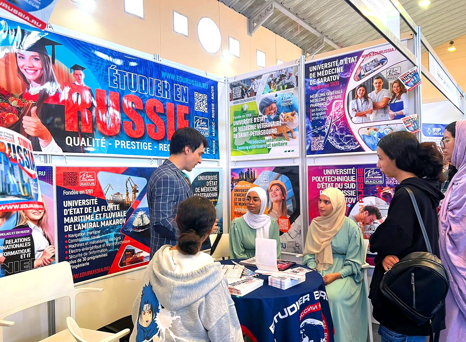 image 4 Groupe des universites d’État russes RACUS a présenté l’enseignement supérieur russe dans trois villes du Maroc : Essaouira, Laayoune, Dakhla