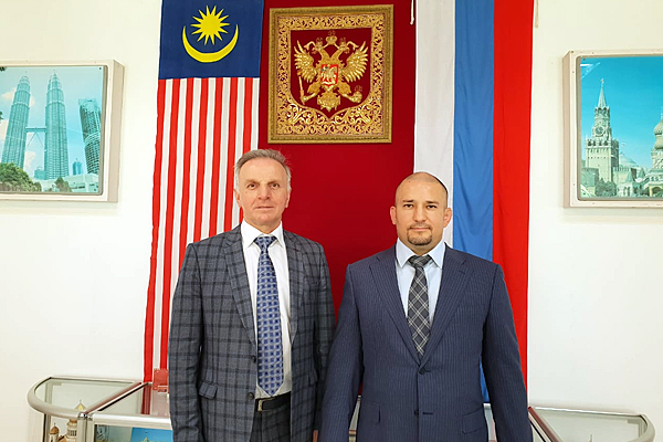 image 1 Rencontre du Directeur général de l’organisation RACUS avec l’Ambassadeur Extraordinaire et Plénipotentiaire de la Russie en Malasie et le directeur du centre culturel russe en Malasie