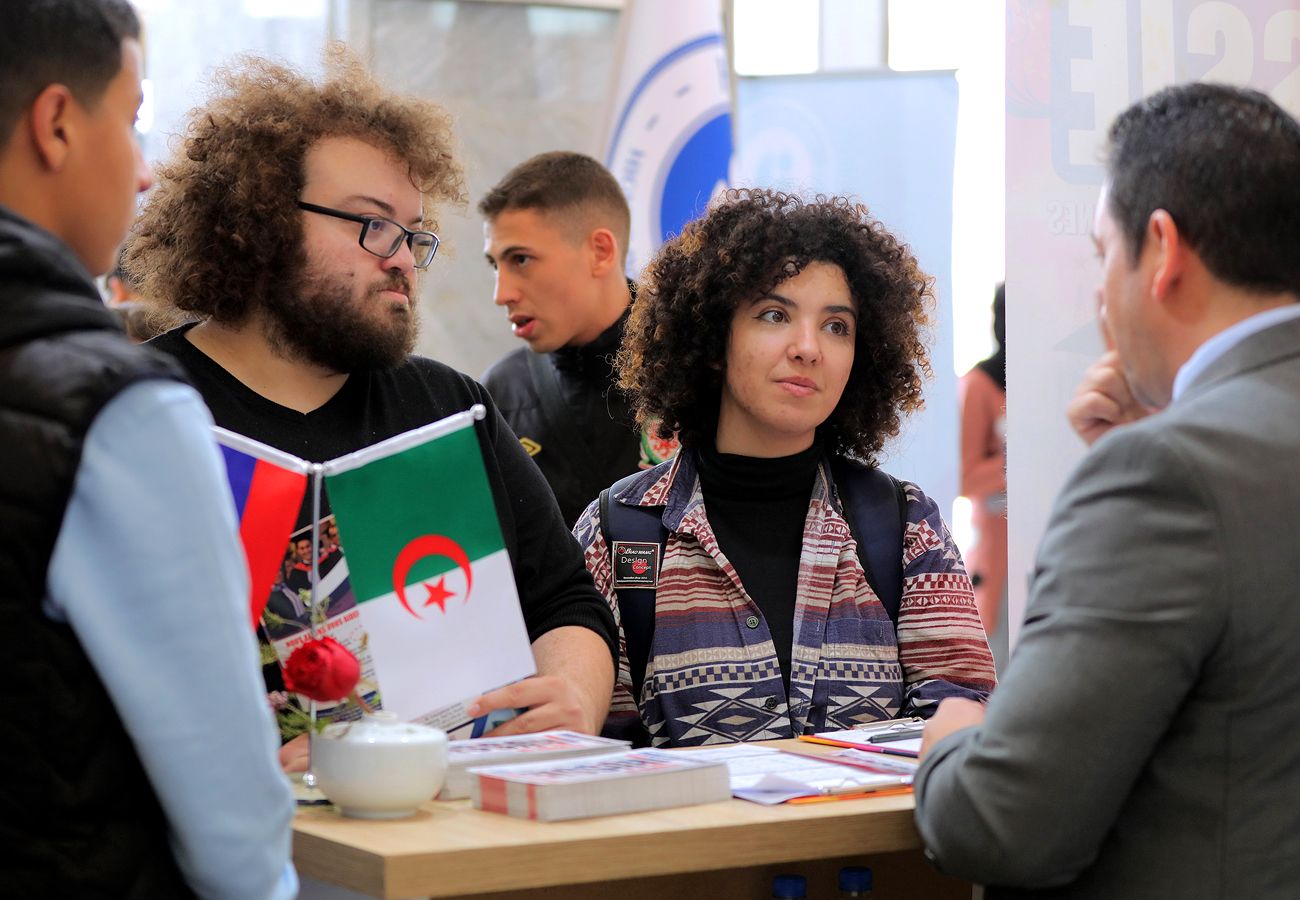 image 4 Groupe des universités d’État russes RACUS a participé au 16e Salon de l’Étudiant Algérien