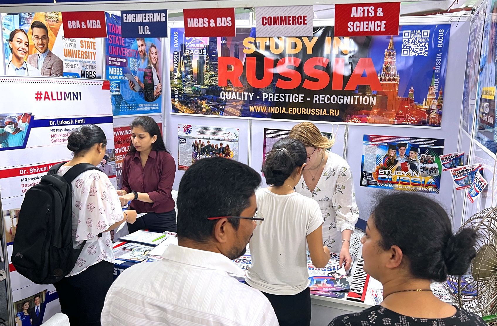 image 5 Groupe des universités d’État russes a présenté l’enseignement médical supérieur russe a l’exposition éducative internationale « Sakal Vidya Expo – 2023 » à Pune (Inde)