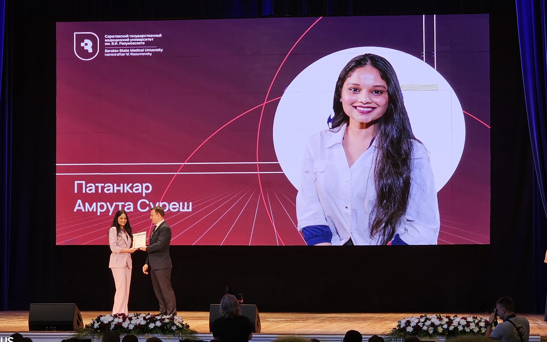 image 6 Plus de 1000 d’étudiants de l’Université d’État de médecine de Saratov ont recu leurs diplômes des médecins. La promotion de l’annee 2023.