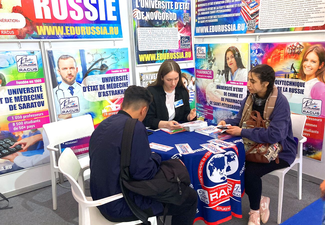 image 6 Derniers salons d’éducation : fin de la « saison de printemps » (janvier — mars 2023) de la tournée d’expositions au Maroc — les villes de Béni Mellal et Larache