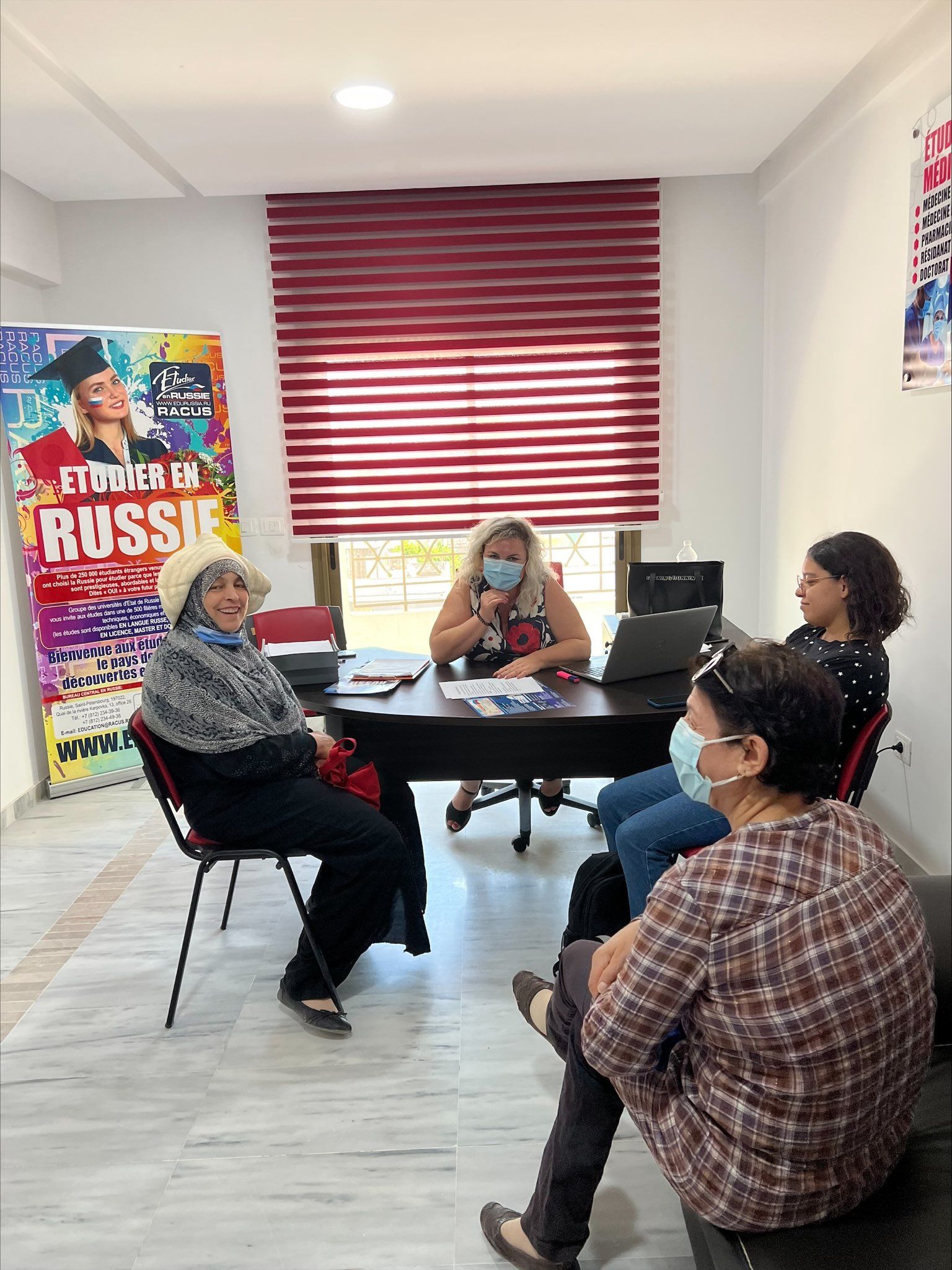 image 2 Exposition éducative « Journées portes ouvertes de l'enseignement supérieur russe » en Tunisie est terminee : l'enseignement superieur en Russie est au sommet de sa popularite aupres de la jeunesse tunisienne