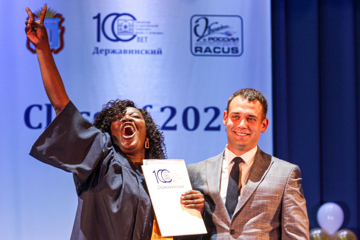 image 8 Cérémonie solennelle de remise des diplômes (« Promotion — 2022 ») a été organisée pour les étudiants étrangers de l'Université d'État de Tambov