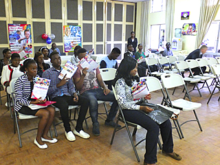 image 6 Tenue du salon spécialisé de formation « Étudier en Russie — 2016 » par l’organisation RACUS en collaboration avec le Centre Russe de la Science et de la Culture à Harare (Zimbabwe)