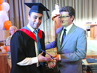 image 17 La ceremonie de distribution des diplomes aux jeunes diplomes des universites d’Etat de Russie du groupe RACUS