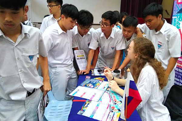 image 3 Participation de l’organisation RACUS au salon de formation dans une école indépendantе chinoise à Kuala Lumpur (Malaisie)