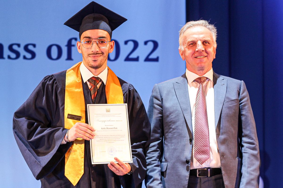 image 3 Cérémonie solennelle de remise des diplômes (« Promotion — 2022 ») a été organisée pour les étudiants étrangers de l'Université d'État de Tambov