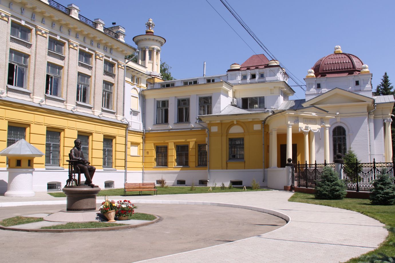 image 1 L’Université d’État de médecine de Saratov a celebre son 114e anniversaire