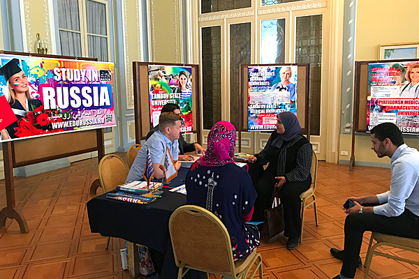 image 6 Organisation RACUS et les Centres Russes de la Science et de la Culture au Caire et à Alexandrie ont tenu les salons de formation specialises « Étudier en Russie — 2018 » au Caire, à Sohag et à Alexandrie en Égypte