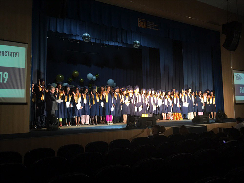 image 9 Laureats de l’Institut medial de l’Universite d’Etat de Tambov ont obtenu leurs diplomes