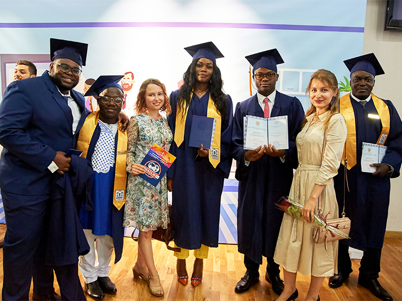 image 4 Laureats de l’Institut medial de l’Universite d’Etat de Tambov ont obtenu leurs diplomes