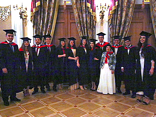 image 8 Cérémonie solennelle de remise des diplômes aux étudiants étrangers de l’Académie d’État de chimie et de pharmacie de Saint-Pétersbourg