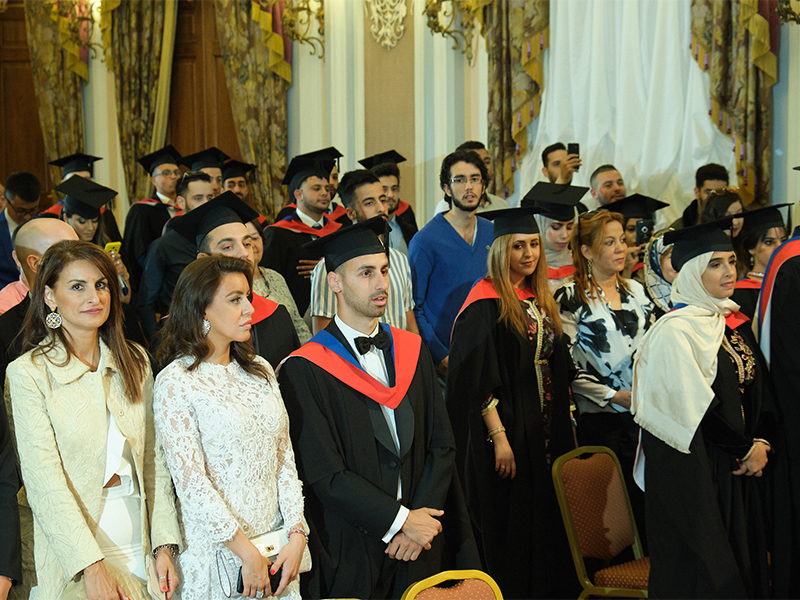 image 9 Les laureats de l’Universite d’Etat de chimie et de pharmacie de Saint-Petersbourg ont recu les diplomes de la formation superieure pharmaceutique longuement attendus