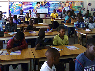 image 4 Tenue du salon de formation « Étudier en Russie — 2016 » par l’organisation RACUS en association avec le Centre Russe de la Science et de la Culture à Lusaka (Zambie)