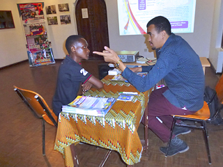 image 5 La tenue de l’exposition de formation «Etudier en Russie – 2017» organise par l’organisation RACUS a Dar es-Salaam, en Tanzanie