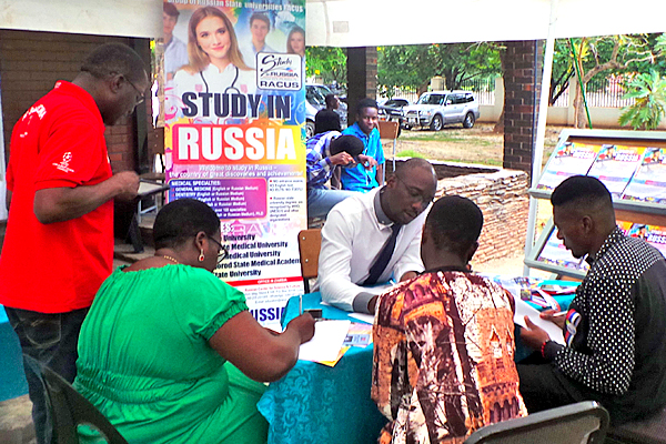 image 2 L'organisation RACUS en collaboration avec le Centre Russe de la Science et de la Culture a organise le salon de formation «STUDY IN RUSSIA 2019» a Lusaka (Zambie)