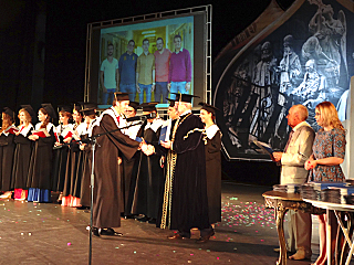 image 4 La remise solennelle des diplomes de la formation superieure aux etudiants etrangers de l’Universite d’Etat de Novgorod Yaroslav le Sage