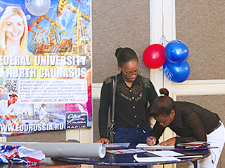 image 6 Tenue du salon « Etudier en Russie – 2016 » a Harare, Zimbabwe, par l’organisation RACUS en collaboration avec l’Ambassade de Russie au Zimbabwe