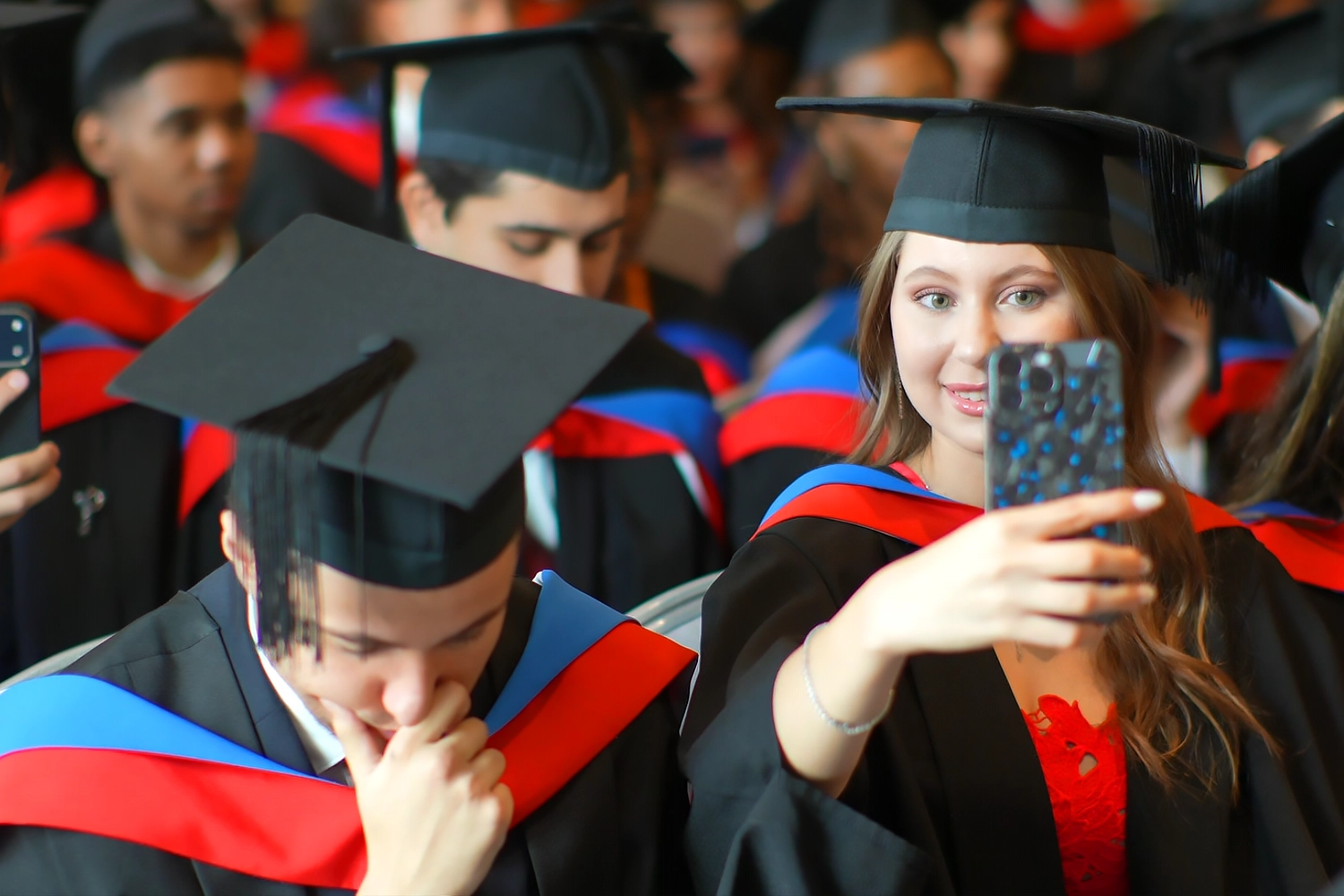 image 8 Saint-Pétersbourg - «RACUS»: une cérémonie solennelle de remise des diplômes a eu lieu à l’Université chimico-pharmaceutique d’État de Saint-Pétersbourg pour les diplômés étrangers