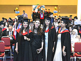 image 15 Cérémonie solennelle de la remise des diplômes aux gradués étrangers de l’Académie d’État de chimie et de pharmacie de Saint-Pétersbourg
