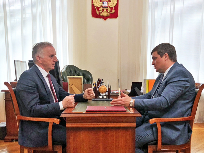 image 8–9 juin 2021 rencontre du directeur general de l’organisation RACUS M. Avbakar Nutsalov et du recteur de l’Université d’État de médecine de Saratov M. Andrey Ieriomine