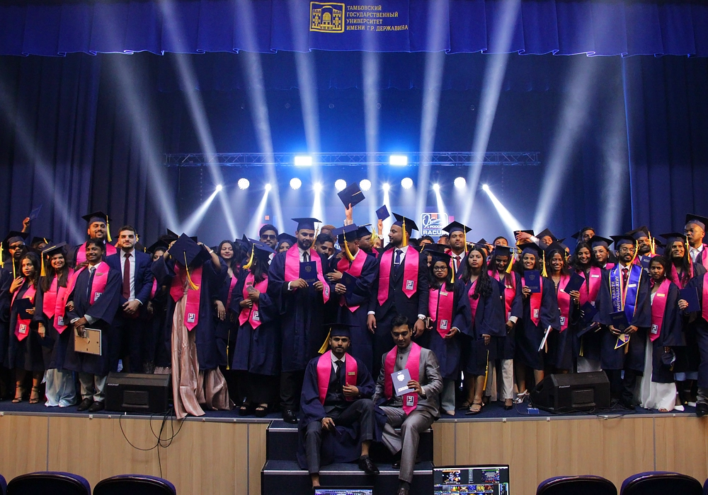 Solemn Graduation Ceremony at Tambov State University: Celebration of Knowledge, Achievements, and New Beginnings