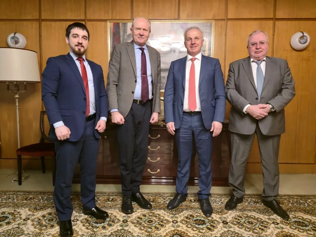 Rencontre du Directeur général de l’organisation RACUS GROUP, A. Nutsalov, avec l’Ambassadeur extraordinaire et plénipotentiaire de la Fédération de Russie au Royaume du Maroc, V. Baibakov, et le Consul général de Russie à Casablanca, D. Mezhaourov