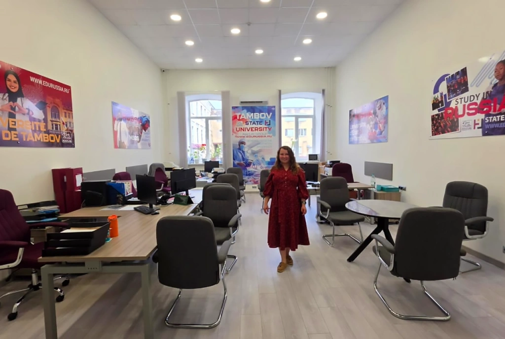 image Après une rénovation complète, le bureau rénové du Département de l'éducation internationale « RACUS » à l'Université d'État de Tambov a été ouvert